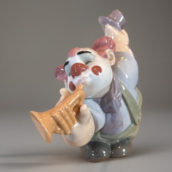 NAO Lladro 1492 “Sing Along” Clown w/ Trumpet & Top Hat Porcelain Spain w/ Box - Picture 3 of 8